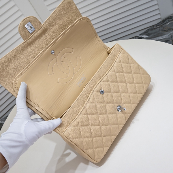 シャネルバッグ角部分ディテール